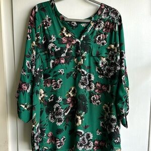 Torrid Harper Georgette Pullover 3/4 Sleeve Blouse. Torrid Size 4.